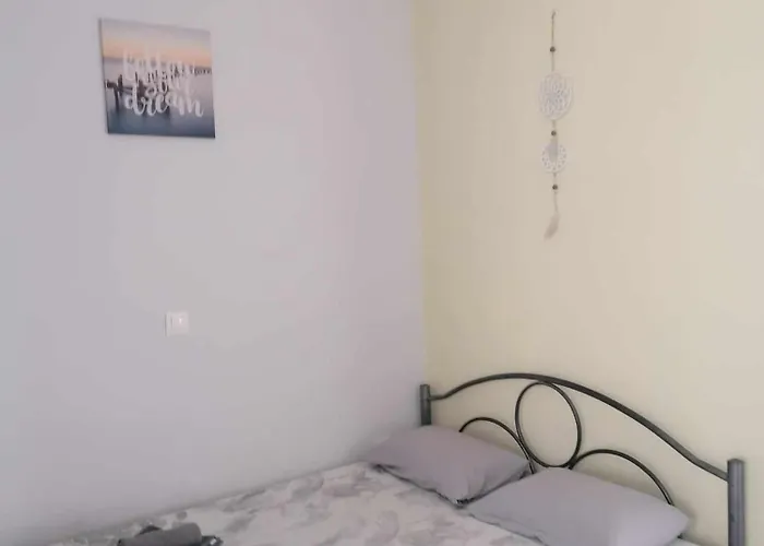 Kristalli Appartement *